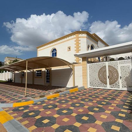 International Abu-Dhabi Hostel Villa Абу-Даби Экстерьер фото