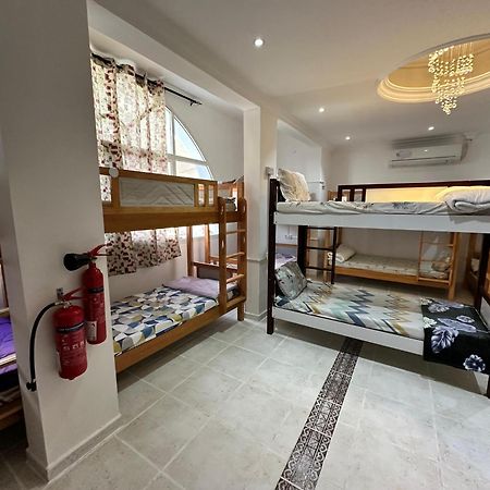 International Abu-Dhabi Hostel Villa Абу-Даби Экстерьер фото