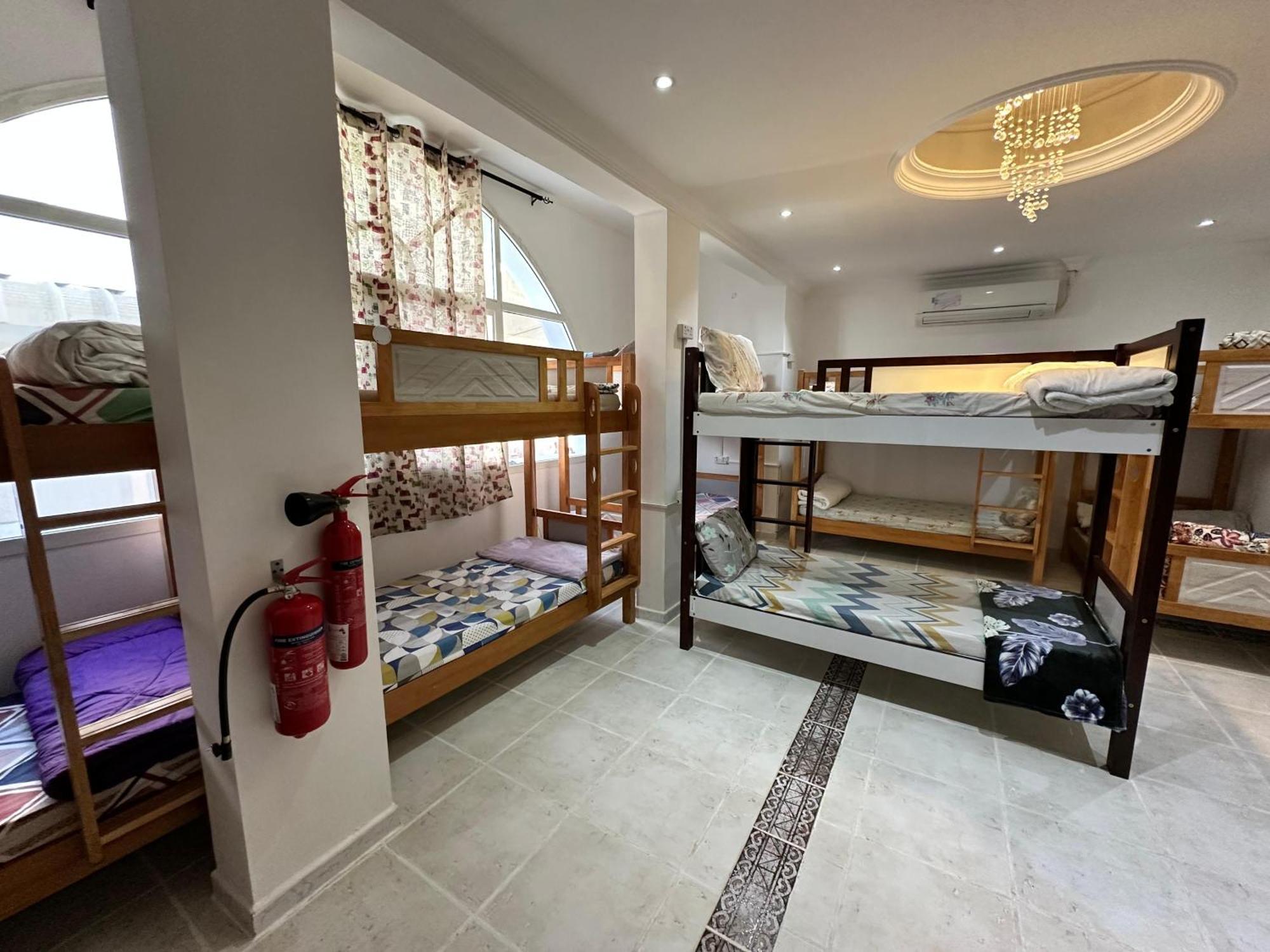 International Abu-Dhabi Hostel Villa Абу-Даби Экстерьер фото