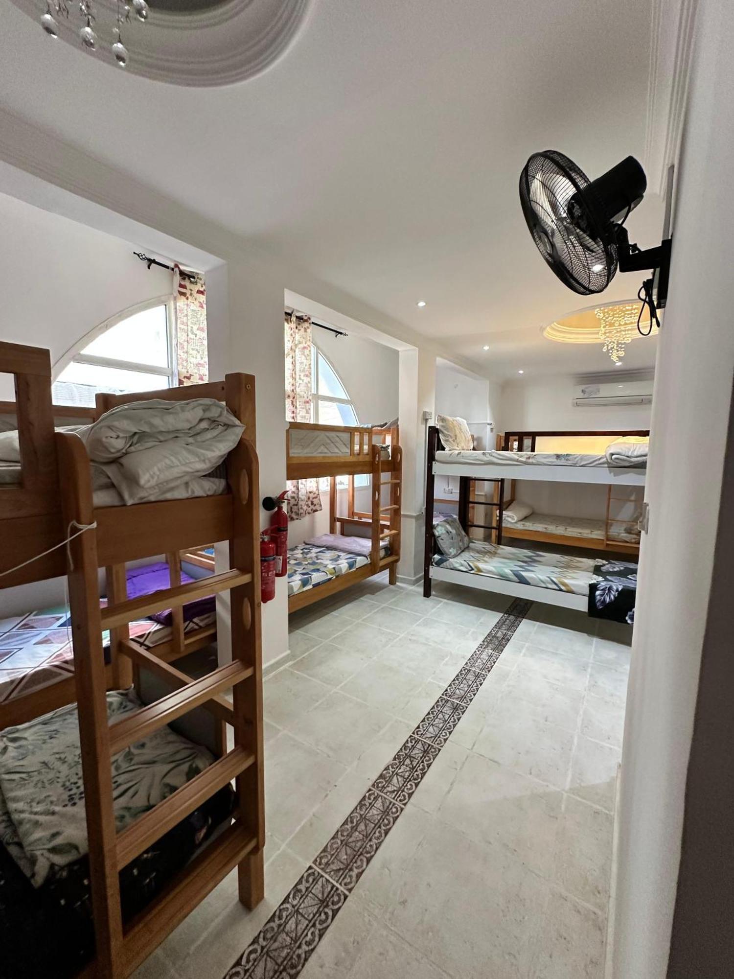 International Abu-Dhabi Hostel Villa Абу-Даби Экстерьер фото