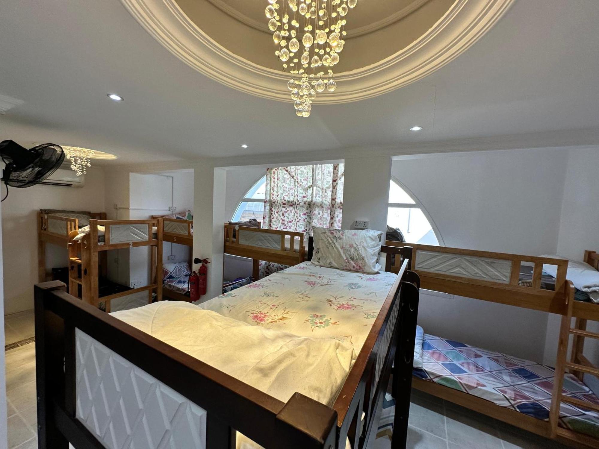 International Abu-Dhabi Hostel Villa Абу-Даби Экстерьер фото