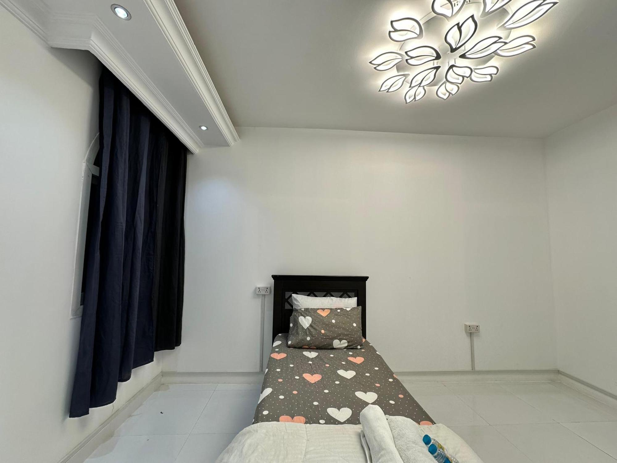 International Abu-Dhabi Hostel Villa Абу-Даби Экстерьер фото